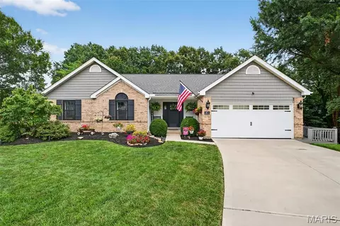 80 Hillside Mdws, Saint Charles, MO 63303
