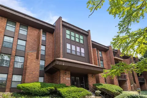 514 Coeur De Royale Dr #202, Creve Coeur, MO 63141