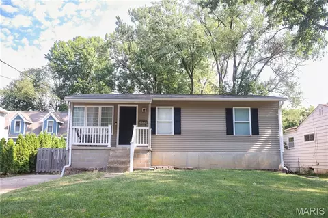 835 N Forest Ave, Saint Louis, MO 63119