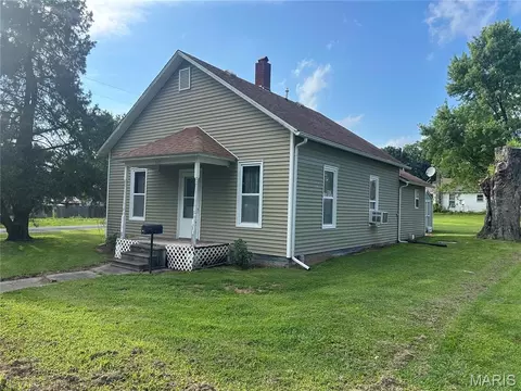 628 Lincoln, White Hall, IL 62092