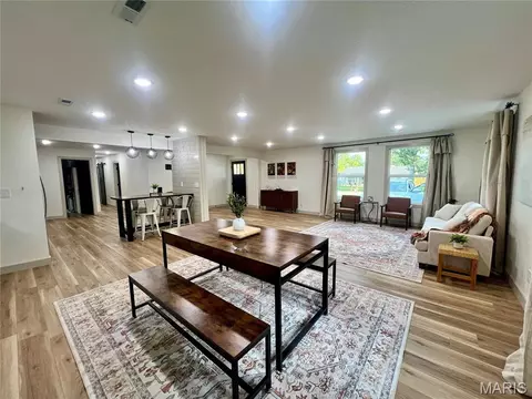 608 Cedar St, Richland, MO 65556