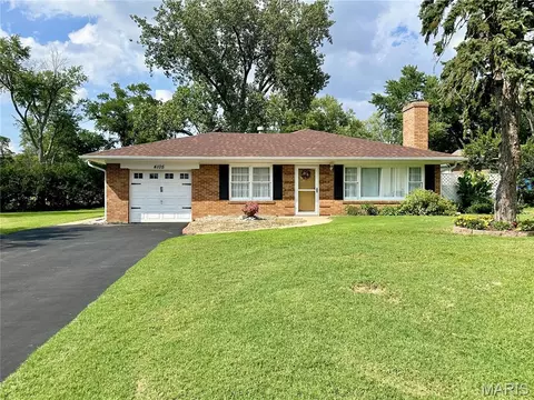 4105 Banks Rd, Saint Ann, MO 63074