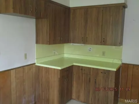 Kitchen - 300 Bourbeuse Rd, Union, MO 63084 photo 2 of 2