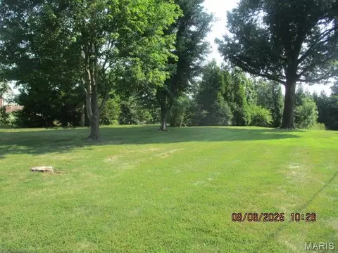 Exterior - 300 Bourbeuse Rd, Union, MO 63084 photo 5 of 8