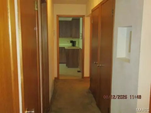Entry Way - 300 Bourbeuse Rd, Union, MO 63084 photo 2 of 2
