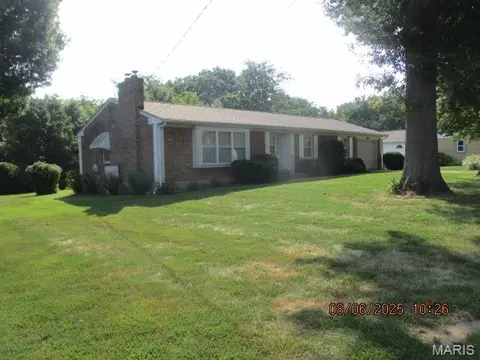 Exterior - 300 Bourbeuse Rd, Union, MO 63084 photo 1 of 8