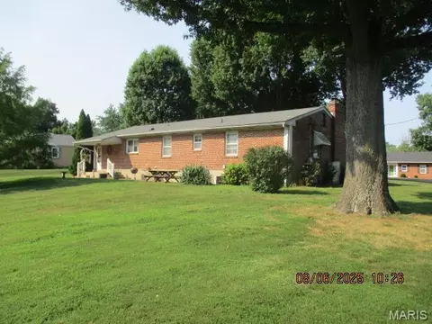 Exterior - 300 Bourbeuse Rd, Union, MO 63084 photo 3 of 8