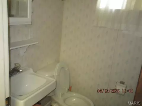 Bath - 300 Bourbeuse Rd, Union, MO 63084 photo 4 of 4