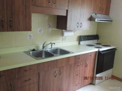 Kitchen - 300 Bourbeuse Rd, Union, MO 63084 photo 1 of 2