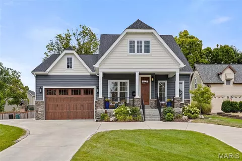 726 S Ballas Rd, Saint Louis, MO 63122