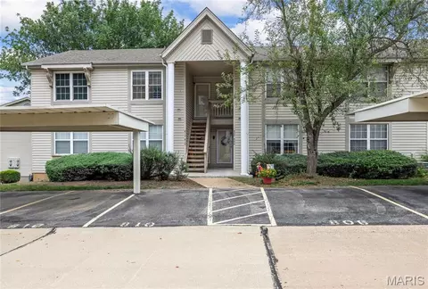 808 Sugar Valley Ct #6, Saint Peters, MO 63376