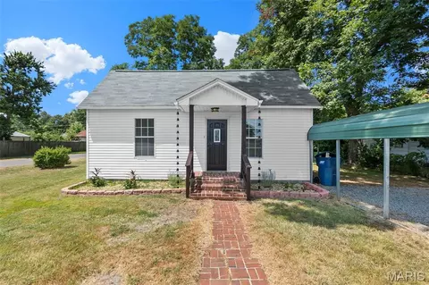 406 S Walker Ave, Gideon, MO 63848