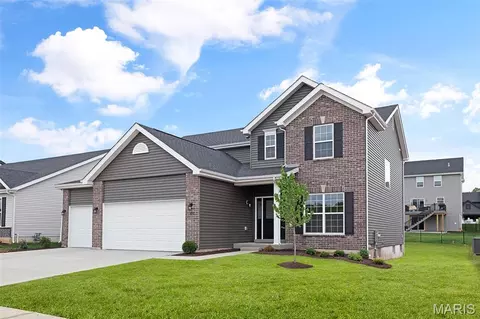557 Evening Primrose Dr, Wentzville, MO 63385