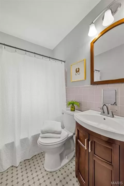 21 Willmore Rd, Saint Louis, MO 63109 photo 24