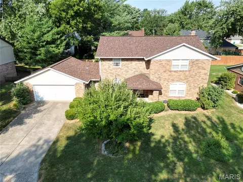 805 Belpre Dr, O'fallon, IL 62269