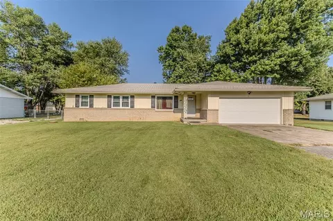 1511 Rader Dr, Lebanon, MO 65536