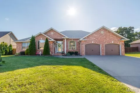 1829 Magnolia Dr, Lebanon, MO 65536