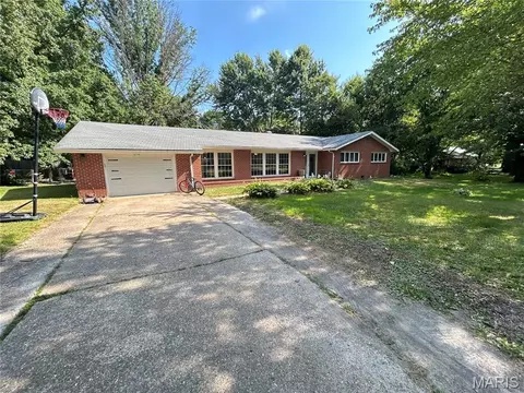 515 W James Blvd, Saint James, MO 65559