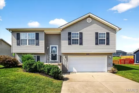 220 Fredde Dr, Wentzville, MO 63385