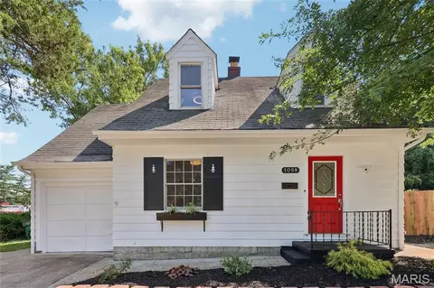 1088 Key West Ave, Webster Groves, MO 63119
