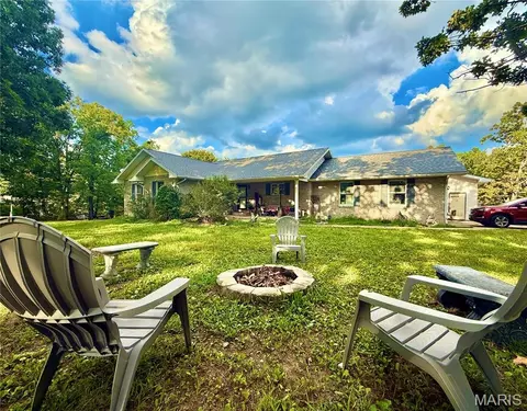 13306 Canuck Ln, Dixon, MO 65459