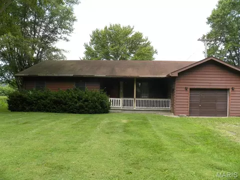 18723 S Creek Rd, Jerseyville, IL 62052