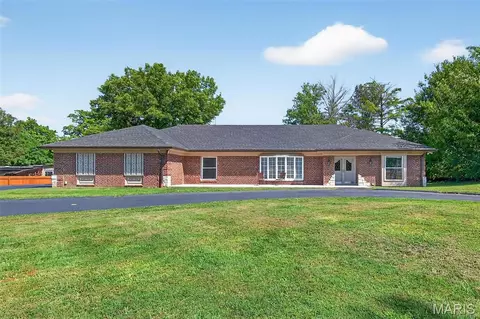 9 Kirken Knoll Dr, Saint Louis, MO 63131