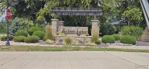 3609 S Arbor Lake Dr, Edwardsville, IL 62025