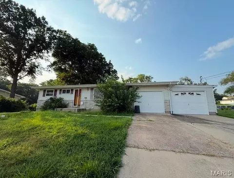 1532 Kingsway Dr, Arnold, MO 63010 photo 1