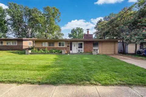 2340 Saint Catherine St, Florissant, MO 63033