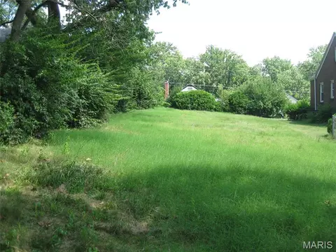 1735 Oconnell Ave, Overland, MO 63114