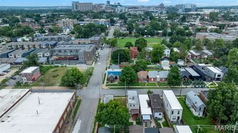 4368 Hunt Ave, Saint Louis, MO 63110