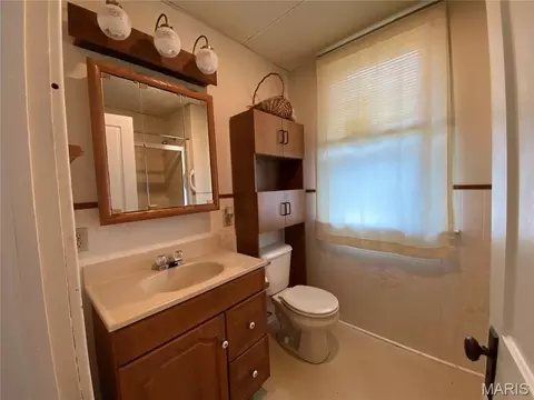 Bath - 217 W 6th St, Hermann, MO 65041 photo 1 of 4
