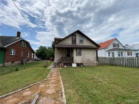 Exterior - 217 W 6th St, Hermann, MO 65041 photo 5 of 8