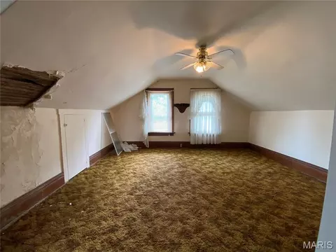 Bedroom - 217 W 6th St, Hermann, MO 65041 photo 5 of 6