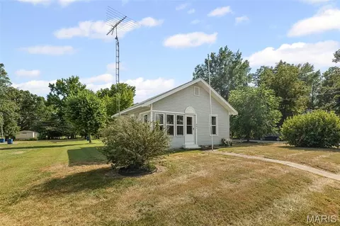 901 E Pine St, Percy, IL 62272