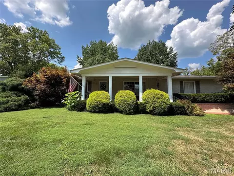 1403 S Henderson St, Salem, MO 65560