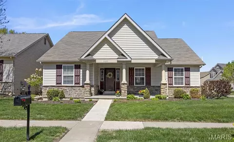 3125 Calhoun Dr, Saint Charles, MO 63301