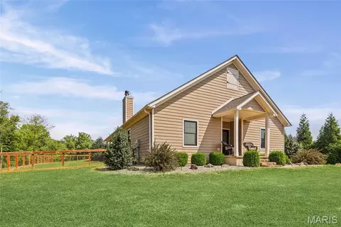 6009 Rolling Hills Ln, Belleville, IL 62223