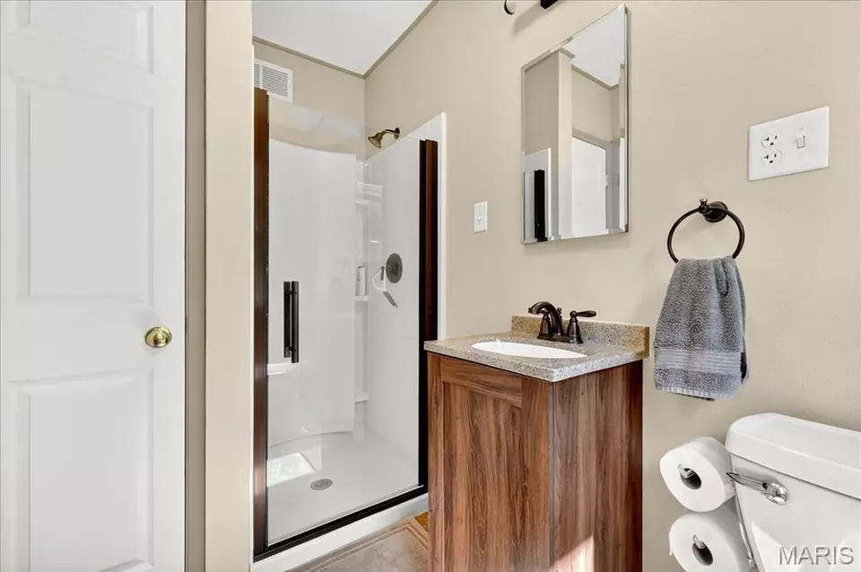 Bath - 4636 Gravois Rd, House Springs, MO 63051 photo 2 of 3