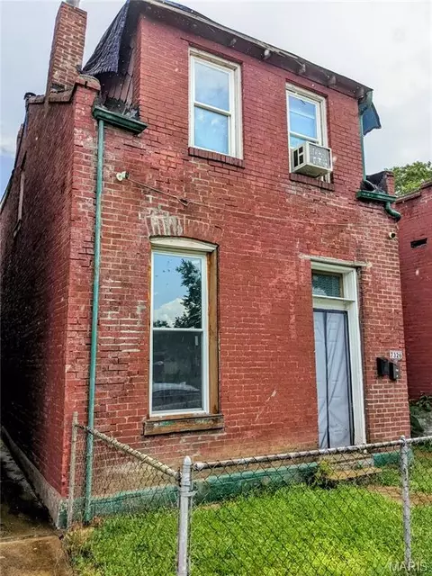 7326 Pennsylvania Ave, Saint Louis, MO 63111