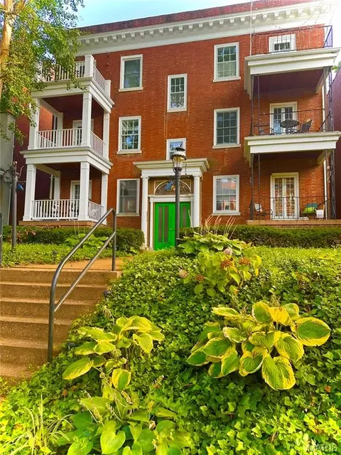 4530 Mcpherson Ave #2E, Saint Louis, MO 63108
