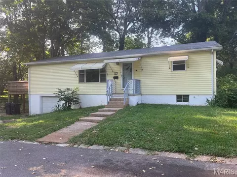 141 S 35th St, Belleville, IL 62226