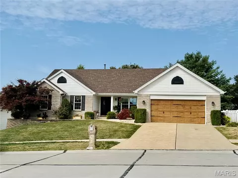 661 Clifton Hill Dr, Saint Peters, MO 63376