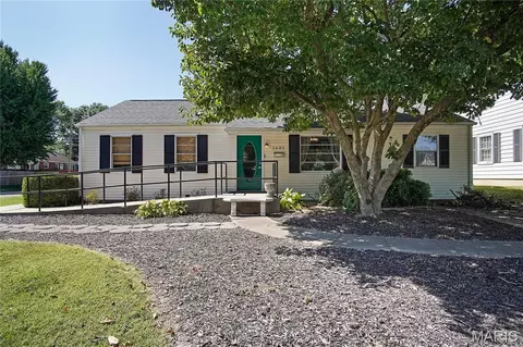 1601 N 17th St, Belleville, IL 62226