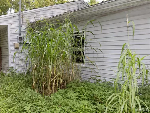 791 Walnut St, Newburg, MO 65550