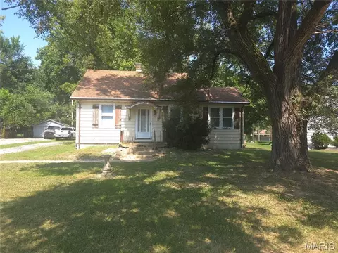 41 Janet Dr, Belleville, IL 62226