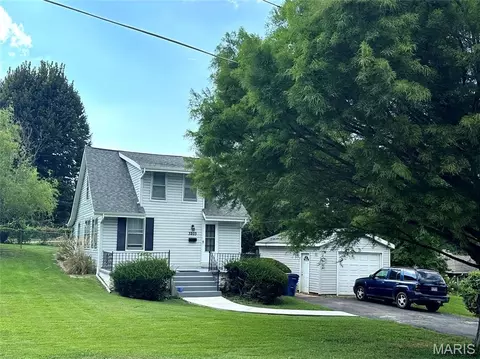 3203 Chaucer Ave, Saint Ann, MO 63074