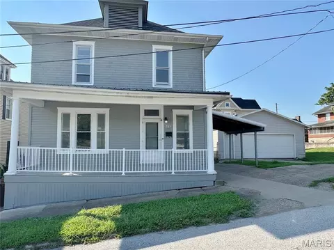 723 Bird St, Hannibal, MO 63401