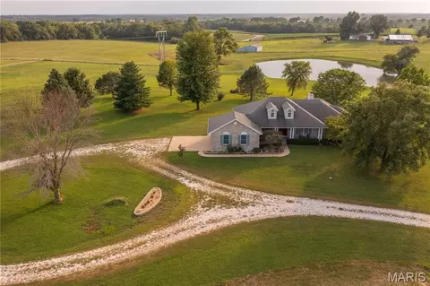 506 Windy Hill Rd, Elsberry, MO 63343